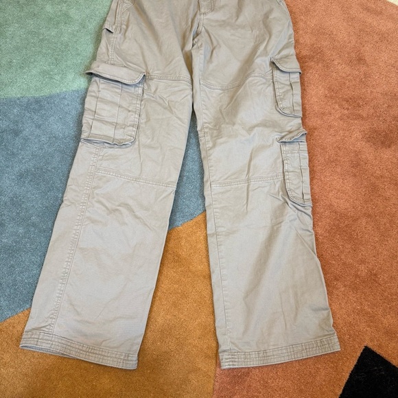 Abercrombie and Fitch Curve Love Cream Relaxed Cargo Pants - Picture 3 of 4